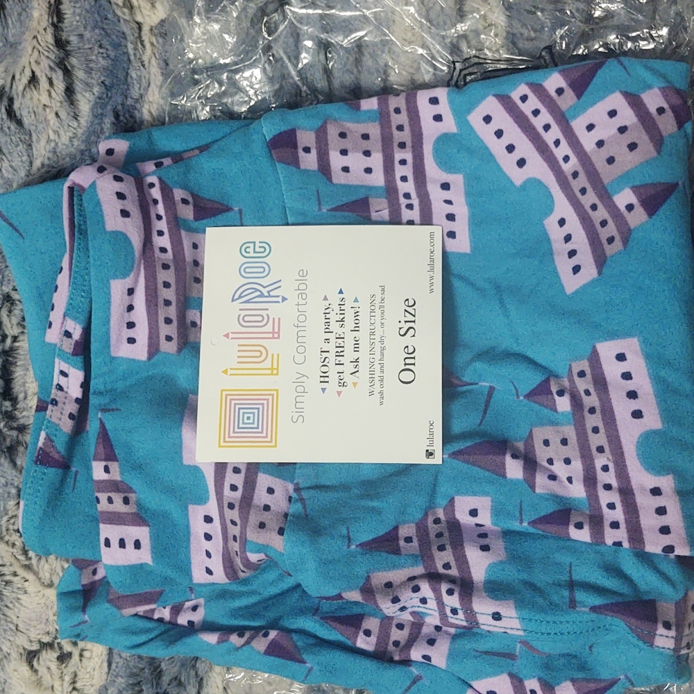 NWT LuLaRoe OS Castle Leggings